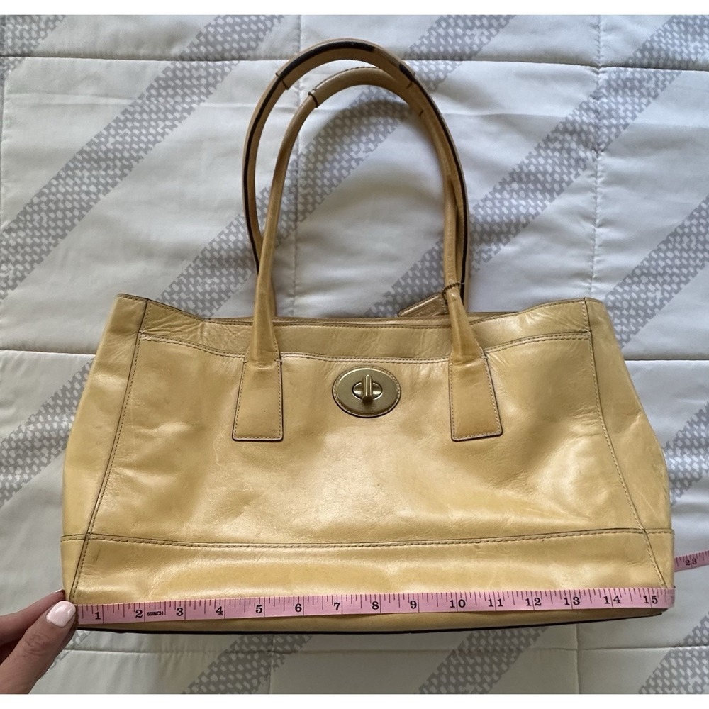 Vtg COACH Hamptons Large Leather Handbag 11555 Yellow Turnlock Tote Work Bag - Picture 3 of 16